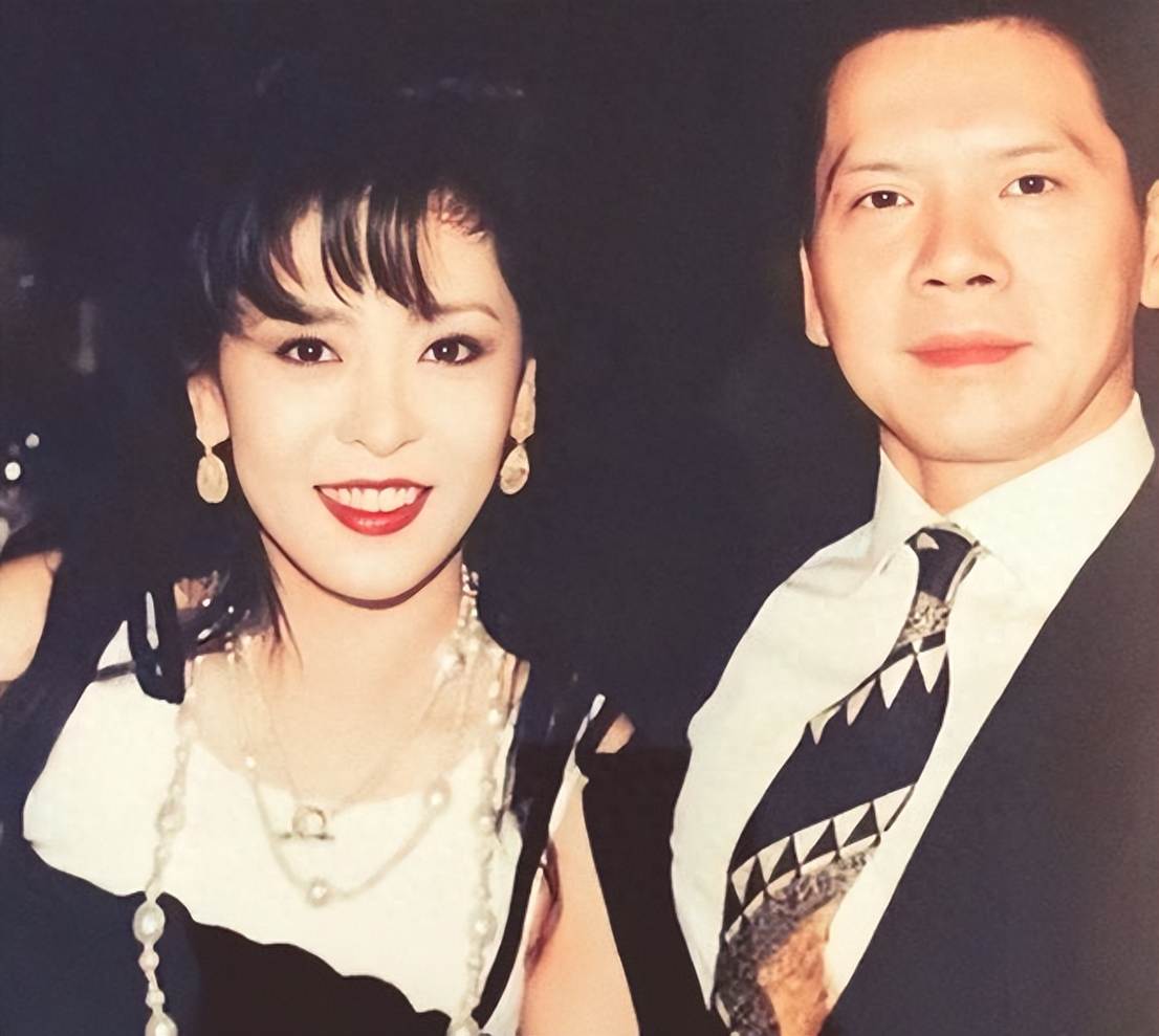 向太婚姻底线_向太婚姻潜规则_身体出轨