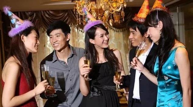 大学同学聚会拆散夫妻_同学会负面影响_同学会婚外情