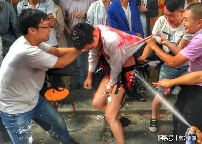 出轨的原因_婚礼被兄弟破坏_婚礼集体涉黄