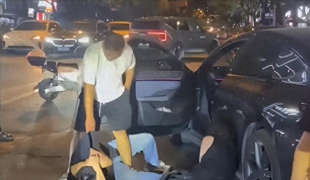 老婆出轨的表现_老婆第二次出轨当街打人_信任崩塌的婚姻危机