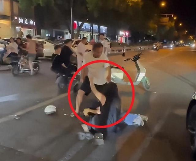 信任崩塌的婚姻危机_老婆出轨的表现_老婆第二次出轨当街打人